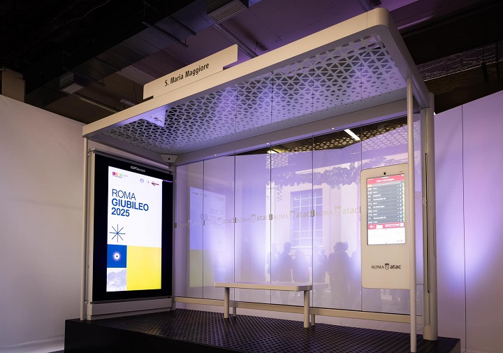 ETERNA the first high tech shelter bus stop in Rome